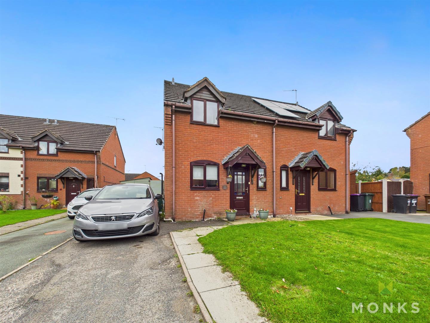 8 Martins Field, Oswestry, SY10 9EP For Sale